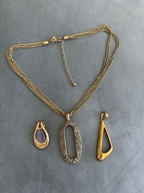 Lia Sophia - lot of 4 pieces Gold-Tone Chain Necklace Oval Pavé Pendant